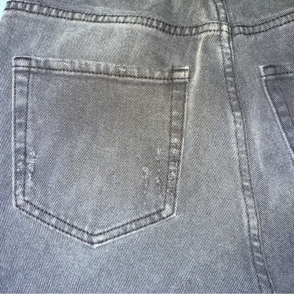 PacSun High Rise Straight Button Fly Black Distressed Raw Hem Jeans Size‎ 27